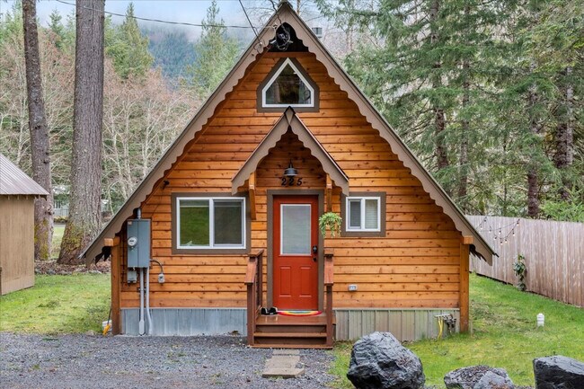 Building Photo - 102 Tahoma Pl