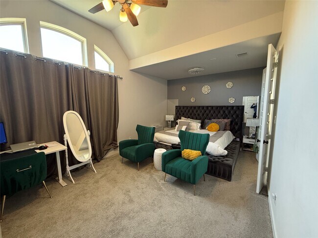 Building Photo - 563 Santa Rosa Hls Dr