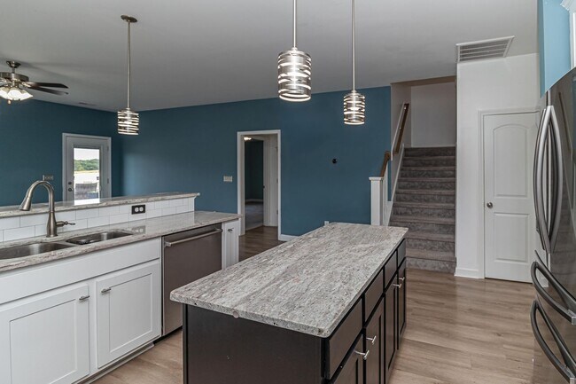 Building Photo - SPACIOUS Newer Construction Home in Pikevi...