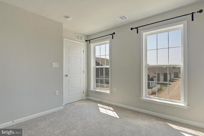 Building Photo - 90 Hoke Farm Way