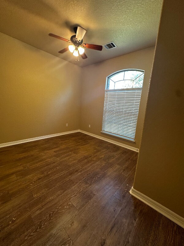Building Photo - 3052 Pine Valley Dr