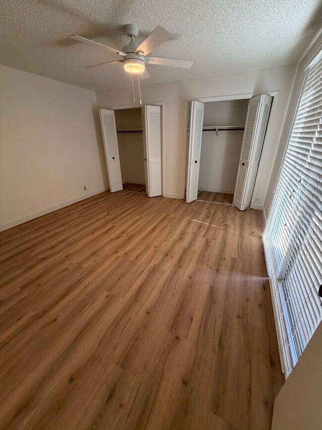 Building Photo - *Move in special* First month's rent is on us!! move in by 8/1/2026