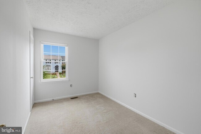 Building Photo - 8635 Reinecke Ct