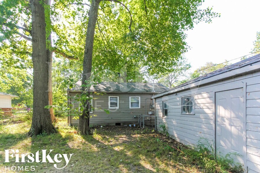 Building Photo - 3605 N Sadlier Dr