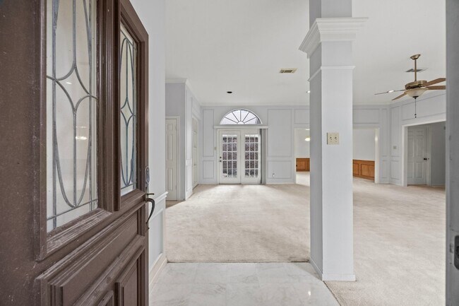 Building Photo - 4215 Valley Glade Dr