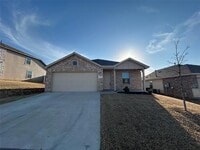 Building Photo - 8400 Fawn Creek Dr