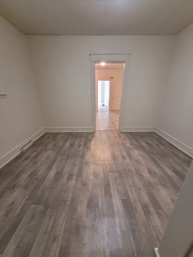 Building Photo - 86 E Franklin St