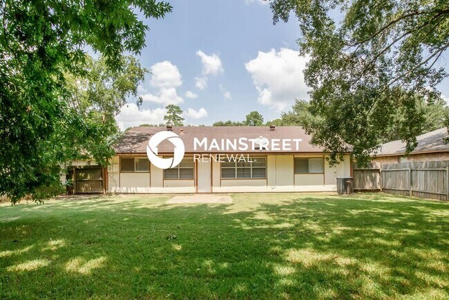Building Photo - 3 Bedroom Pet-Friendly Home in Humble, TX with Main Street Renewal