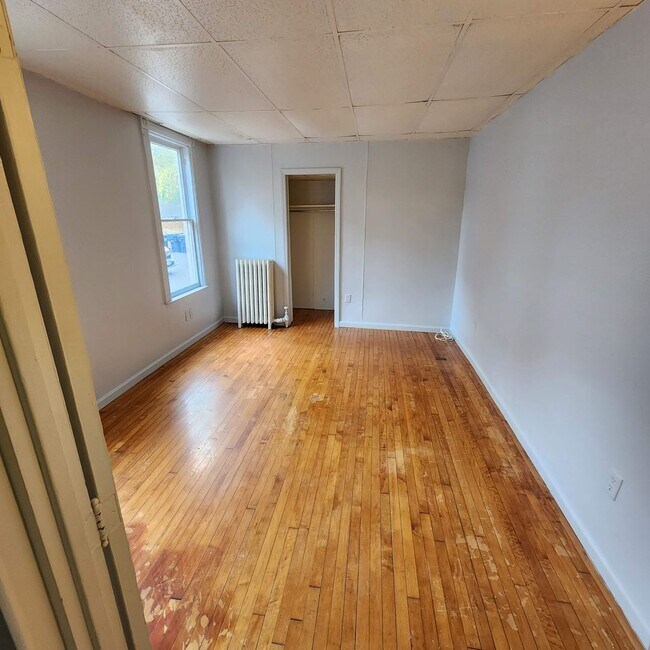 Building Photo - 836 Union St