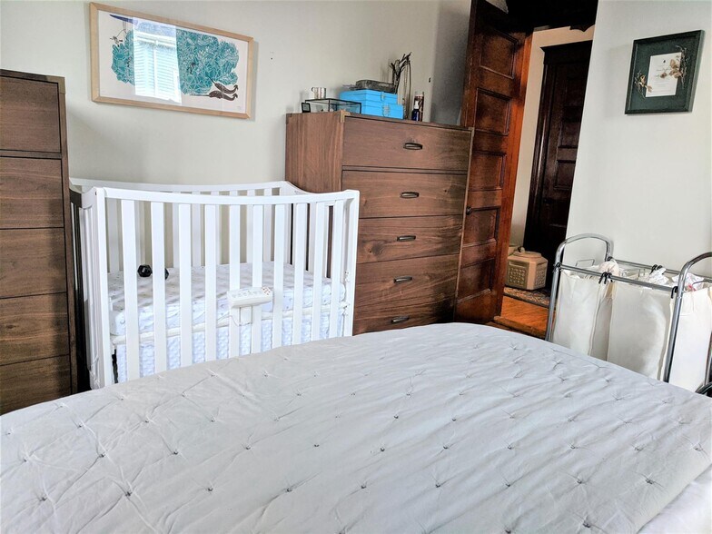 Building Photo - 106 Summer St