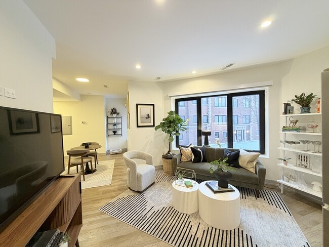 Building Photo - 1335 W Estes Ave