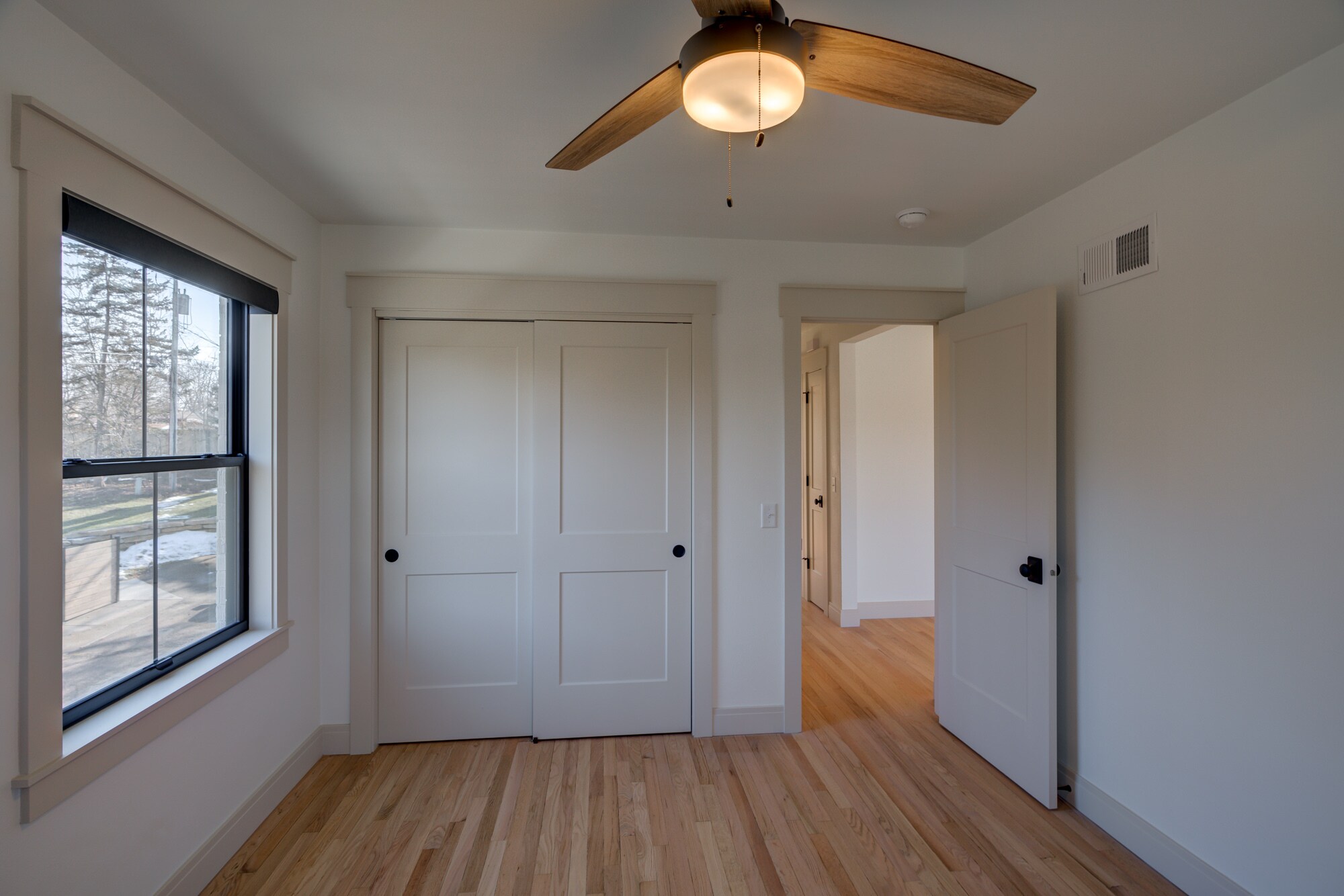 Building Photo - 401 Presidential Ln