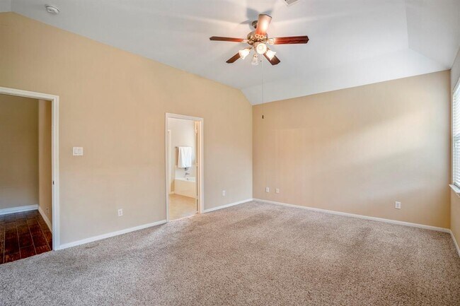 Building Photo - 1054 Forest Haven Ct