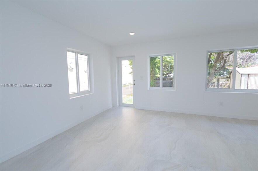 Building Photo - 2675 SW 24th Ter