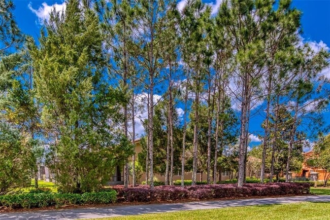 Building Photo - 2310 Palm Tree Dr