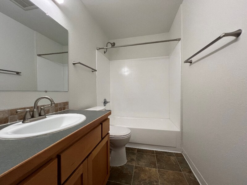 Building Photo - 17260 SW Heritage Ct