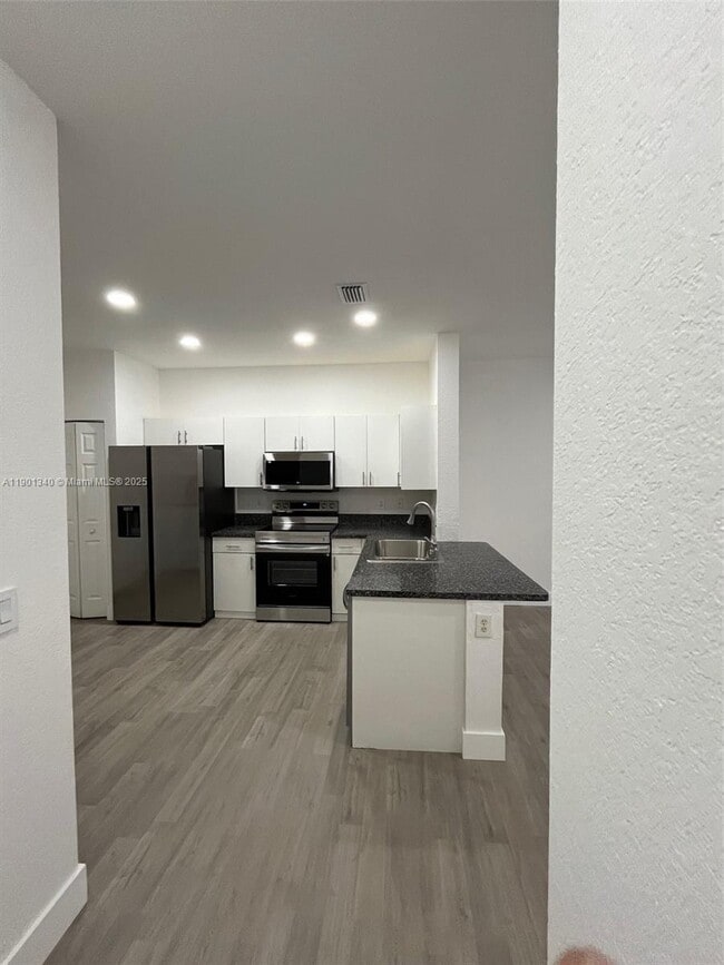 Building Photo - 2216 Ensenada Terrace