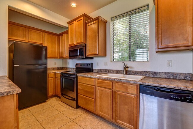 Building Photo - 221 Spring St