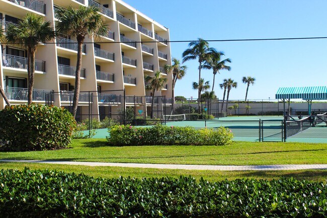 Building Photo - 3939 Ocean Dr