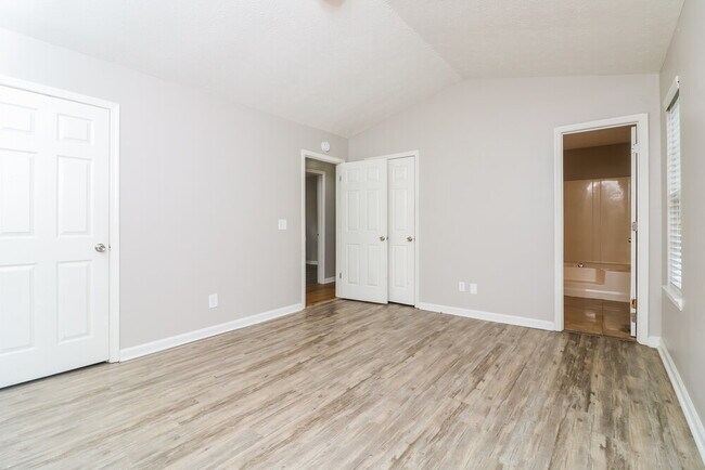 Building Photo - 523 White Pines Dr