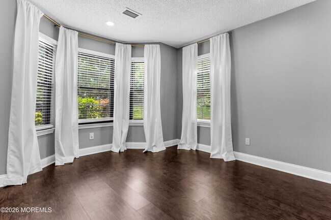 Building Photo - 141 Old Orchard Ln