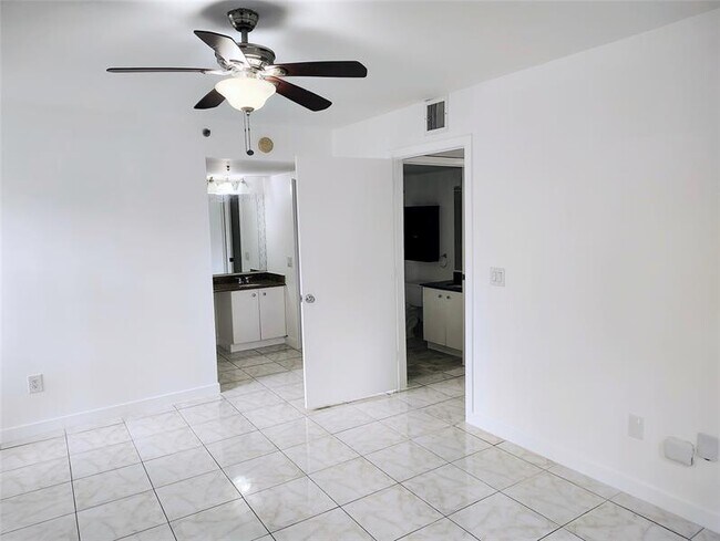 Building Photo - 5590 NW 61st St