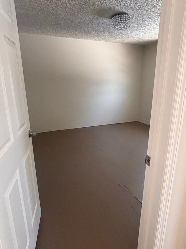 Building Photo - 110 Davis St N