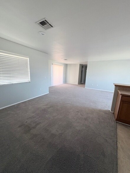 Building Photo - 42925 Madison St