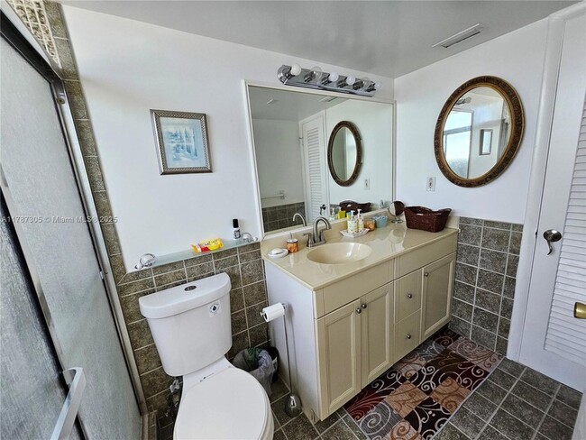 Building Photo - 1501 NE Miami Gardens Dr