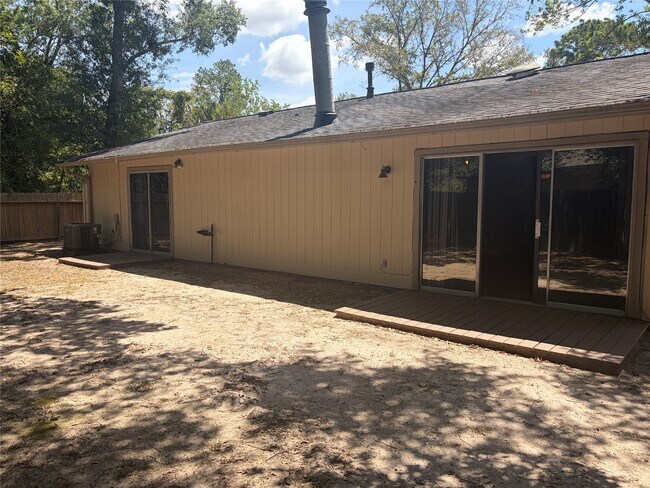 Building Photo - 9 Wolfhound Ln