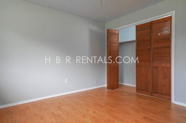 Building Photo - 6404 E Woodward Ave