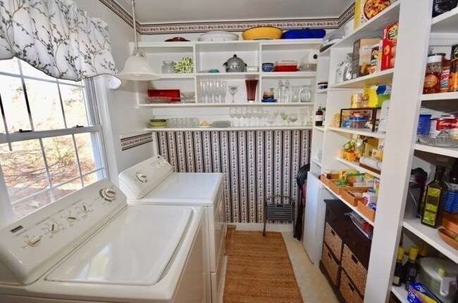 Building Photo - 58 S East St