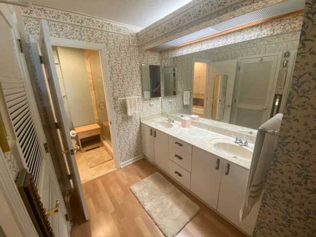 Building Photo - Furnished Waterfront Condo in Hilton Head Plantation - Mariners Pt