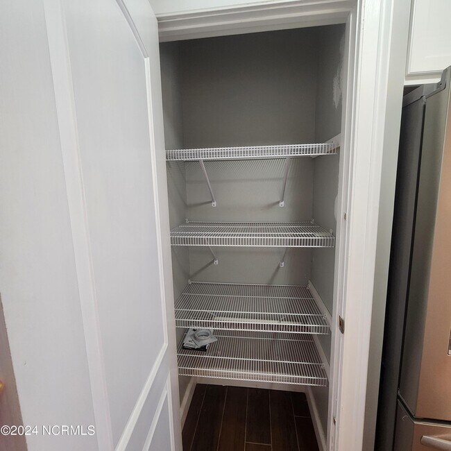 Building Photo - 115 Blue Bird Ln