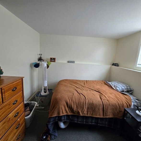 Building Photo - 2 Hancock St