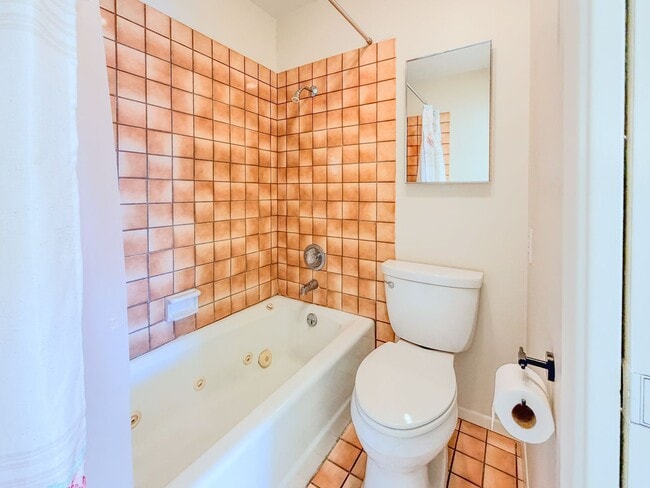 Building Photo - 2511 Monaco Dr