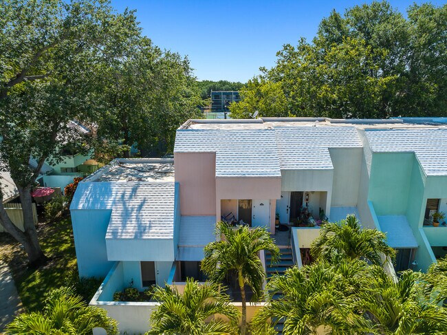 Building Photo - 9 Deer Creek Rd