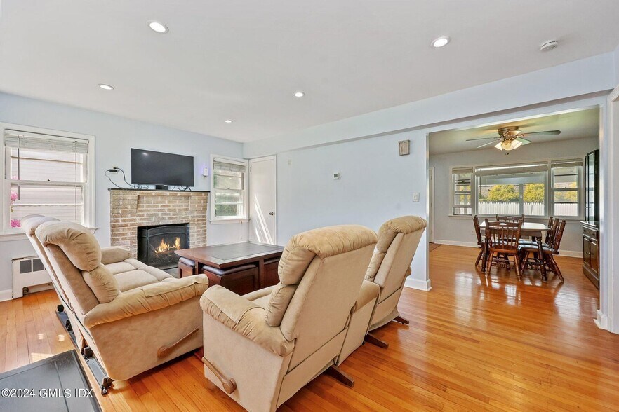 Building Photo - 10 Fletcher Ave