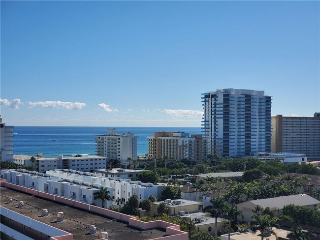 Building Photo - 1401 N Riverside Dr