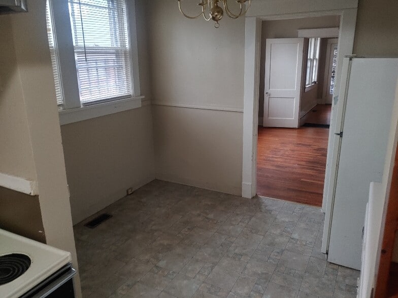 Building Photo - 2300 Elzey Ave