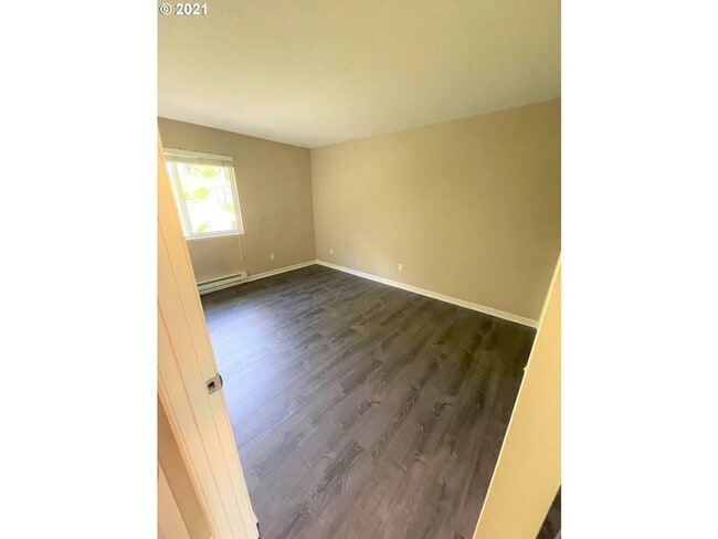 Building Photo - 2 Bedroom 2 Bathroom Ground Floor Condo in Murrayhill