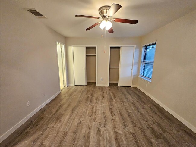 Building Photo - 12806 Margit Dr