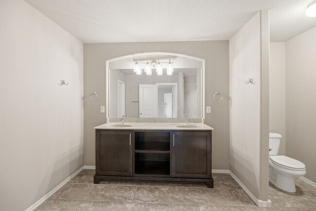 Building Photo - Well Maintained 3-bedroom, 2-bath Home in Desirable Bixby Schools North of River