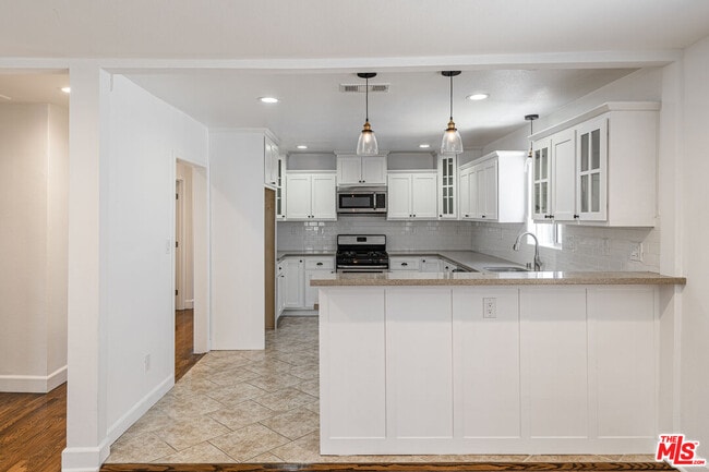 Building Photo - 1316 Mariposa Ave