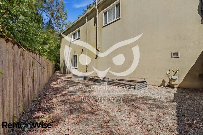 Building Photo - 190 Forest Knolls Dr