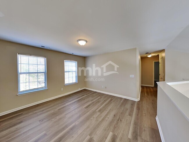 Building Photo - 2300 Devonshire Dr