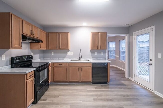 Building Photo - NEWLY RENOVATED !!!! Charming 4-Bedroom Home with Spacious Backyard!