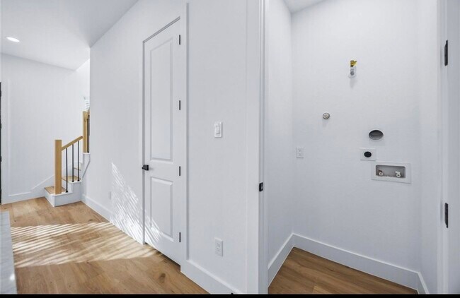 Building Photo - 3923 Aledo St