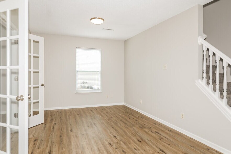 Building Photo - 10392 Split Rock Way