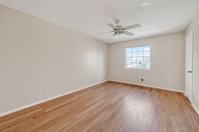 Building Photo - 11302 Hylander Dr